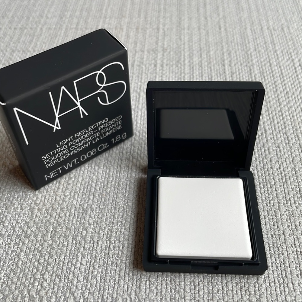 NARS Light Reflecting Setting Powder 1.8g - micro-sized- translucent crystal - Picture 9 of 9